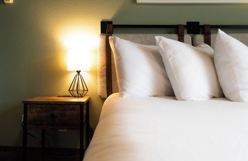 Plains Hotel | Dew Duck Inn