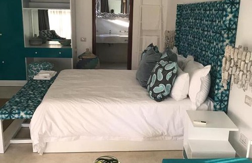 Gede House | Relax at Dewaki Ocean View with Breathtaking Oceanfront Access