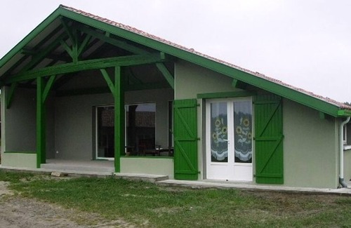 Herm House | Family-Friendly Gîte at Deze Bis - Ideal for Your Getaway