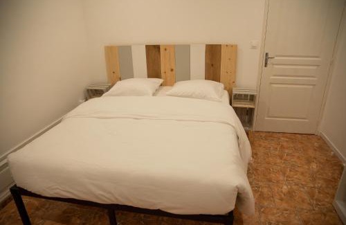 Saint-Quentin Apartment | Discover DG LOCATION: Guest Rated 8/10 for Comfort