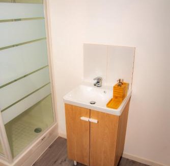 Saint-Quentin Apartment | Discover DG LOCATION: Guest Rated 8/10 for Comfort