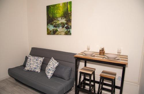 Saint-Quentin Apartment | Discover DG LOCATION: Guest Rated 8/10 for Comfort
