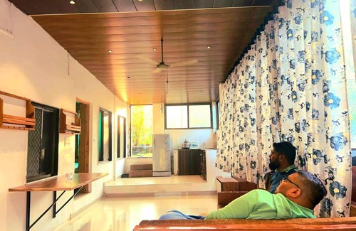 Mount Abu House | Inviting Dharmaji Farmhouse: Pet & Child Friendly Retreat