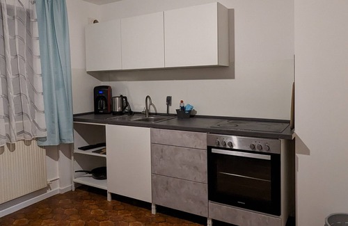 Niederbuhl House | Ideal Dhh for Fitter and Craftsmen with Family-Friendly Amenities