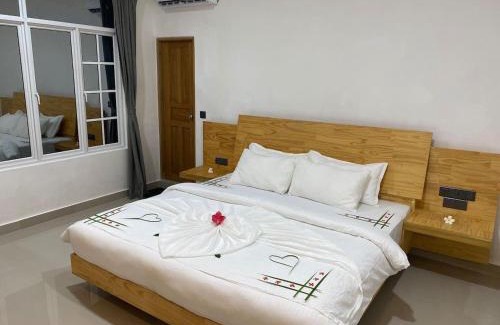 Rinbudhoo House | Guest Rated 10/10: Dhonveli Inn with Ocean Views & Hot Tub