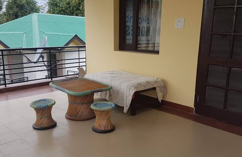 Palampur House | Discover the Dhouladhar Suite at Ekaant Homes Today!