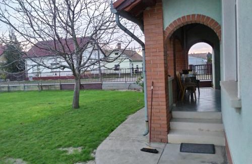 Morahalom Apartment | Family-Friendly Diófás Vendégház in Mórahalom - 9.6 Rated