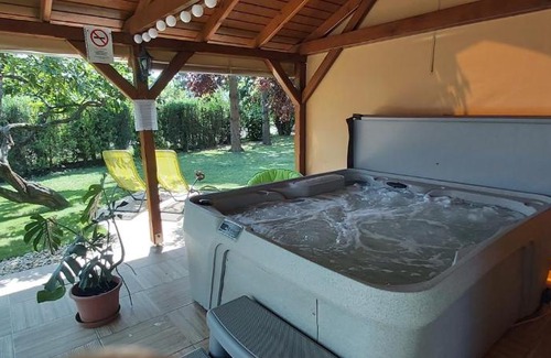 Tiszafured House | Explore Diófa Vendégházak: 9.4/10 with Oceanfront Spa