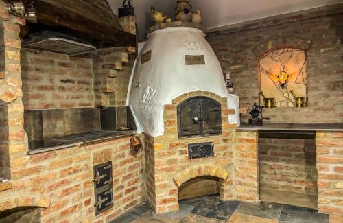 Sarvar Villa | Cozy Dióliget Cottage Sárvár: 4-Star Comfort & Ocean View