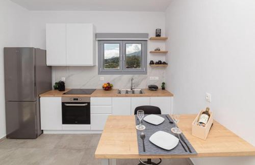 Liapades Apartment | Experience Di La Suite: Guest Rated 9.3 with Hot Tub