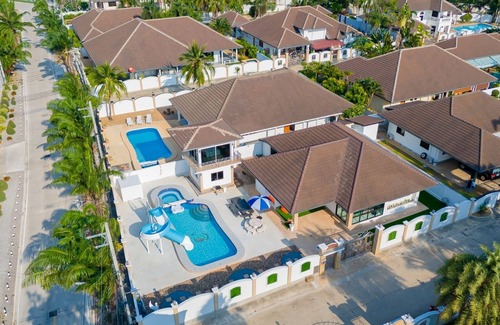Bo Fai Villa | Discover Di Pooolvilla Huahin: Beachside Retreat Awaits