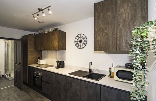 Royal Tunbridge Wells Apartment | Di's Residence - ground floor apartment