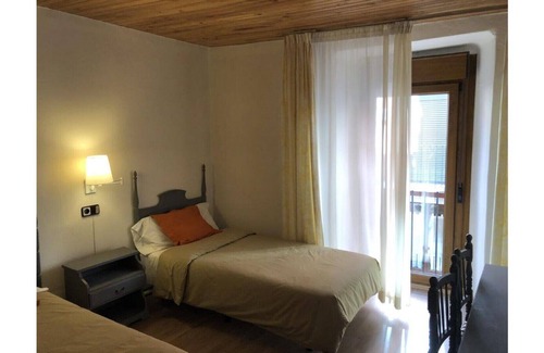 Puigcerda Bed & Breakfast | Cozy Di Verena: Private Bath, Spa & Breakfast Included