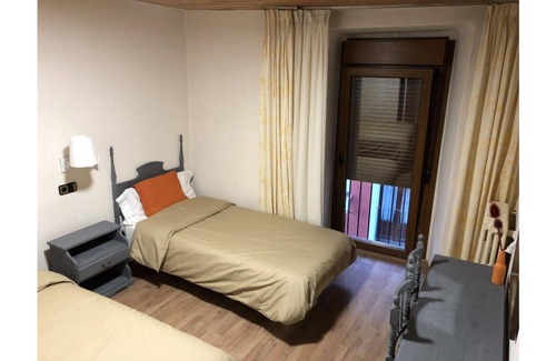 Puigcerda Bed & Breakfast | Cozy Di Verena: Private Bath, Spa & Breakfast Included