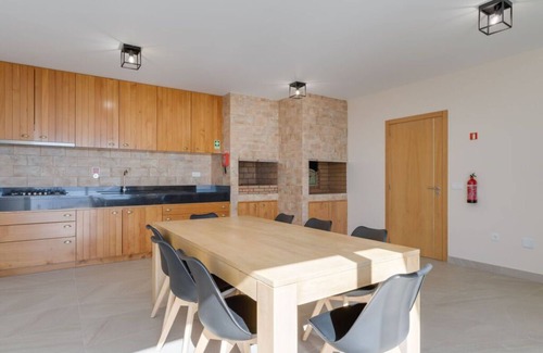 Ponta do Sol Villa | Dia Dourado: Family-Friendly Holiday Residence with Kitchen