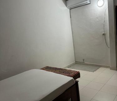 Grand Dakar Apartment | Family-Friendly Diadia Apartment 2: Your Affordable Getaway