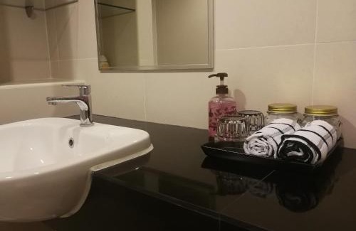 Chiang Mai Apartment | Modern Oceanfront Room at Diamant Resort with Pool Access