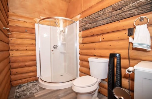 Mc Caskill Resort | Unique Diamond Glamping - Family-Friendly Specialty Cabin