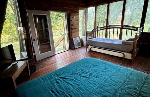 Mc Caskill Resort | Experience Diamond Glamping in a Unique Treehouse Retreat