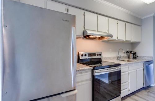 Midtown Ocean City Apartment | Relaxing Retreat at Diamond Head Condos with Pool Access