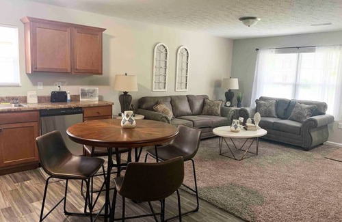 Middletown House | Discover the Hidden Gem: Diamond in the Rough Experience