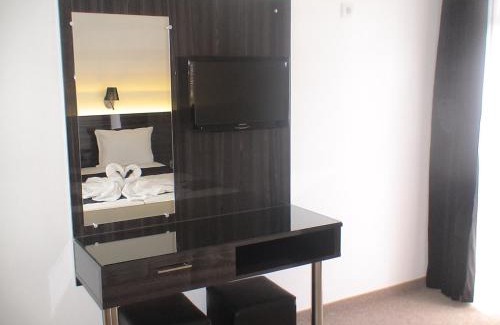 Kiten Apartment | Oceanfront Gem: Diamond Kiten with 9.7/10 Guest Rating