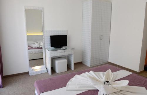 Kiten Apartment | Oceanfront Gem: Diamond Kiten with 9.7/10 Guest Rating