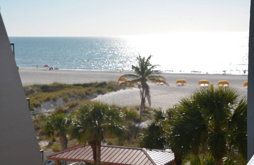St. Pete Beach Condo | Unwind at Diamond on St. Pete Beach - Boutique Bliss Awaiting