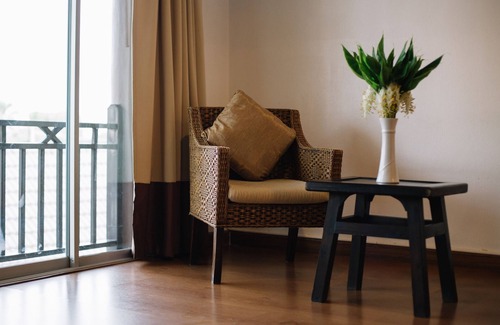 Chiang Rai Hotel | Relax at Diamond Park Inn Chiang Rai Resort with Pool & Dining