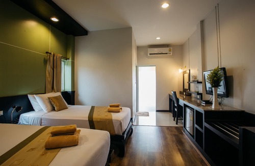 Chiang Rai Hotel | Relax at Diamond Park Inn Chiang Rai Resort with Pool & Dining