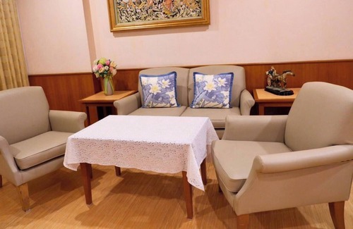 Makham Tia Hotel | Comfortable Stays at Diamond Plaza Hotel Suratthani