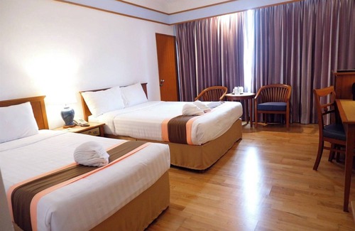 Makham Tia Hotel | Comfortable Stays at Diamond Plaza Hotel Suratthani