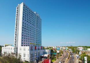Makham Tia Hotel | Discover Diamond Plaza Hotel with Pool & Family Amenities