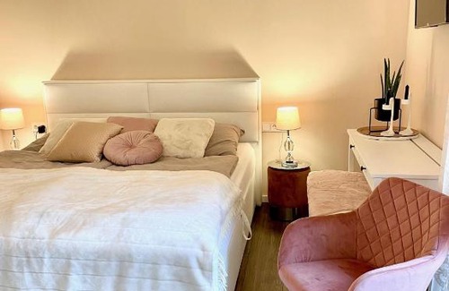Bad Gastein Apartment | Delightful Panorama & Spa Apartment with Private Pool