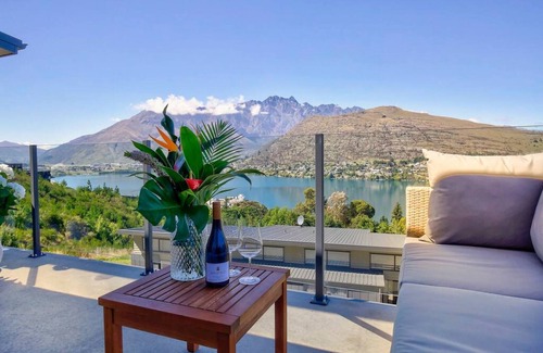 Queenstown Apartment | Diamond View Retreat: Family-Friendly with Breathtaking Views
