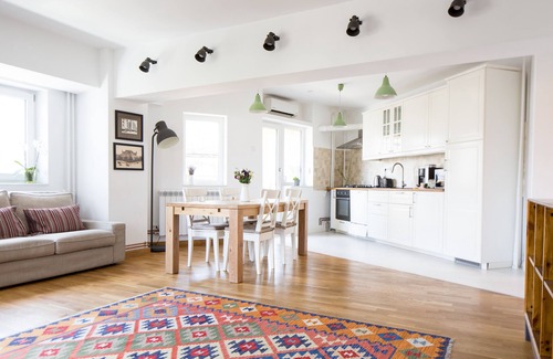 Bucharest City-Centre Apartment | Comfortable Diana's Flat No 1 in Bucharest - Near Old City