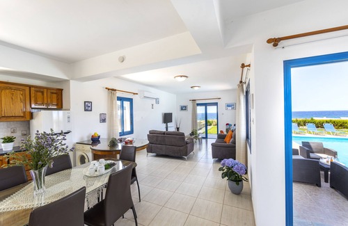 Nea Dimmata Villa | Discover Diana Seaside Villas: Ocean View with Pool Access