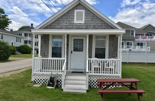 York Beach Cottage | Discover Diane Cottage at York Manor, Steps from the Beach