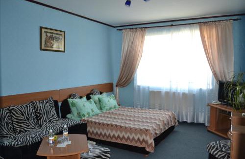 Skhidnytsya Hotel | DiAnna: Oceanfront Retreat with Spa & Pool Amenities