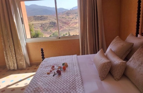 Touama Hotel | Experience Ultimate Comfort at Diar Illi - 10/10 Rated Stay