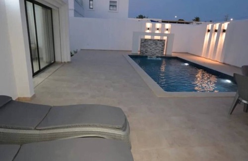 Aghir Villa | Elegant Diar Nader Villa in Midoune with Family-Friendly Perks
