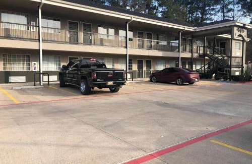 Diboll Hotel | Pet-Friendly Diboll Inn and Suites with Family Amenities