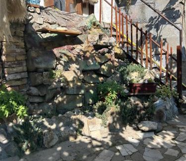 Sandanski Apartment | Pet-Friendly Didi House: 4-Star Retreat with Spa Amenities