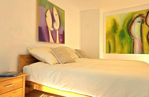 Kilianstadten Apartment | Discover Oceanfront Bliss at Art & Living House and Rooms