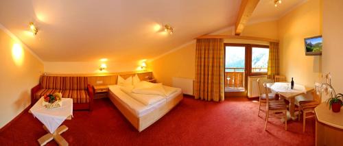 Finkenberg Hotel | Experience Elegance at die Aussicht - Oceanfront Bliss