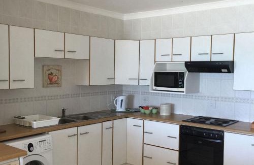 Jeffreys Bay Apartment | Experience DIE BRANDERS: Oceanfront Retreat with Beach Access