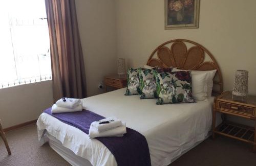 Jeffreys Bay Apartment | Experience DIE BRANDERS: Oceanfront Retreat with Beach Access