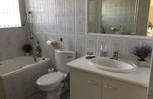 Jeffreys Bay Apartment | Experience DIE BRANDERS: Oceanfront Retreat with Beach Access