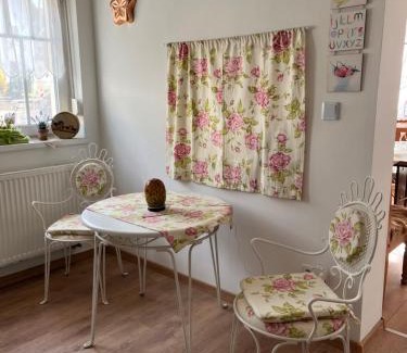 Pullenreuth Apartment | Family-Friendly Escape at Die grüne Mitte with Top Ratings