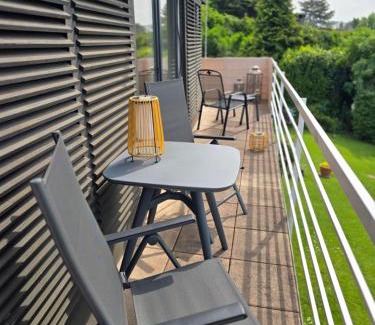 Neuwied Apartment | Inviting Green Oasis Along the Rhine with Family-Friendly Amenities
